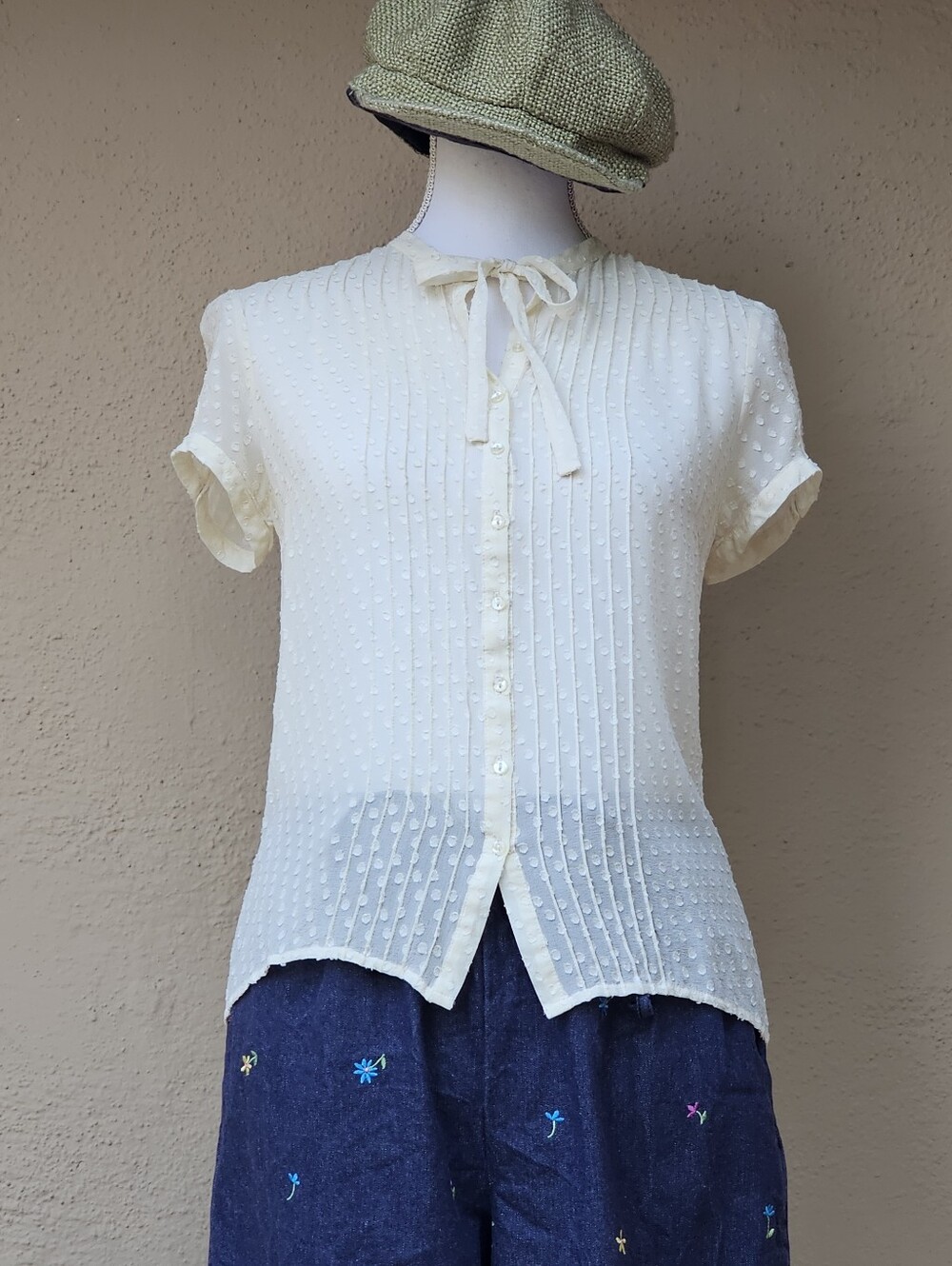 INC Sheer Silk Cream Swissdot & Pintuck Pleating W/ Pussbow Tie Sz 4P